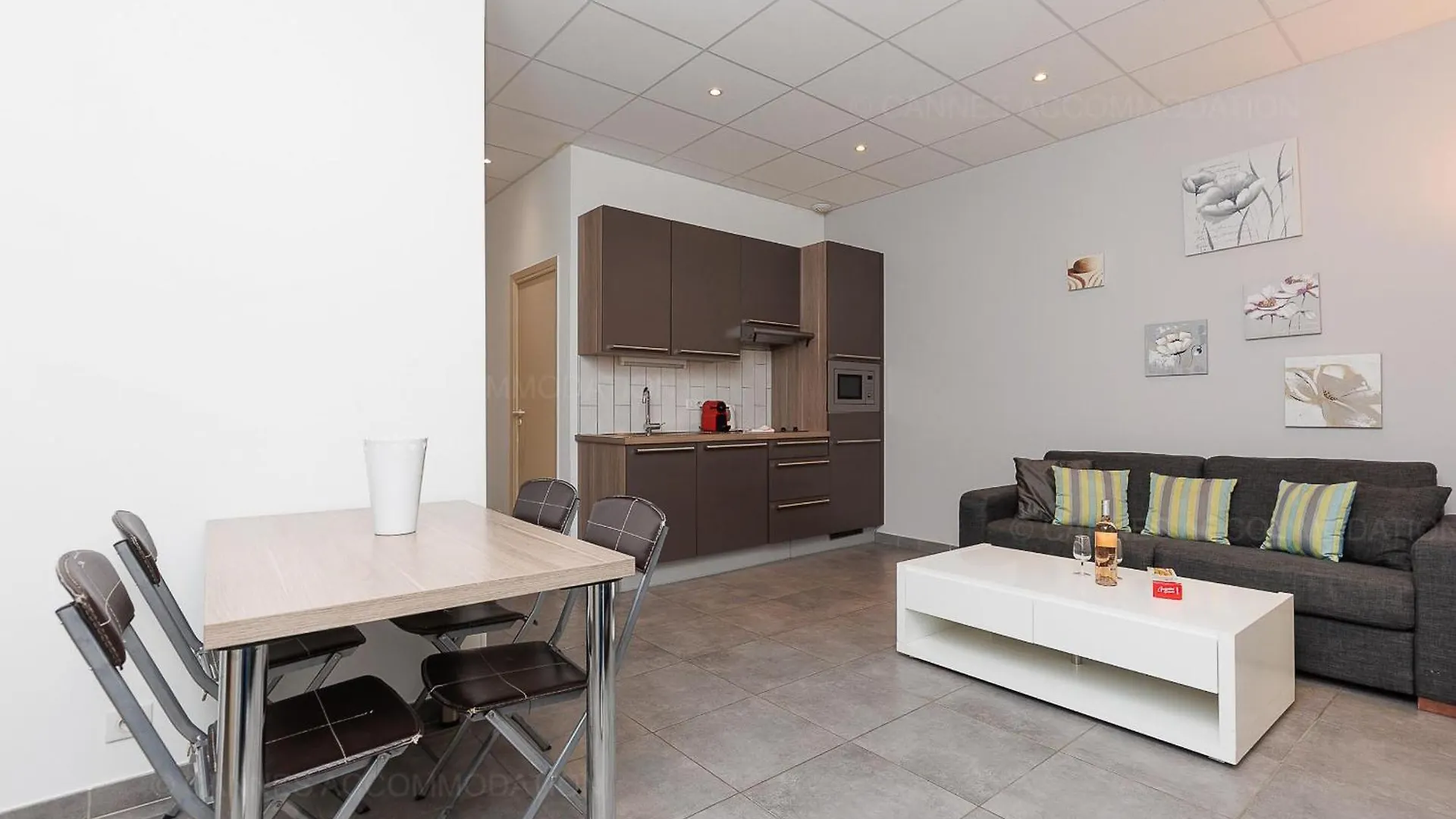 Residence Aout 12 contacts